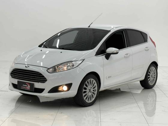 FORD FIESTA 1.6 TITANIUM HATCH 16V FLEX 4P POWERSHIFT FORD FIESTA 1.6 TITANIUM HATCH 16V FLEX 4P POWERSHIFT